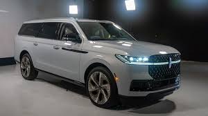 671F49B3-7ED3-40F7-A723-B0B127B32458 LINCOLN NAVIGATOR Rental by the Day