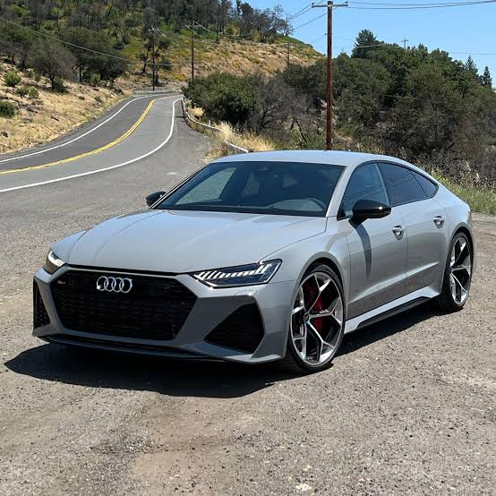 8FB5EA91-4B5C-40C5-8588-9C5D2139D532 AUDI RS7 Rental by the Day
