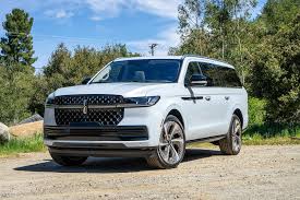 LINCOLN NAVIGATOR Rental by the Day